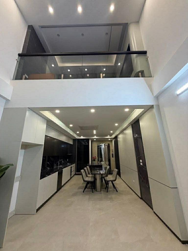 Ô TÔ ĐỖ CỬA, phố NGỌC THUỴ, LONG BIÊN. 51m2 x 7 tầng. Nhỉnh 14 tỷ có TL.